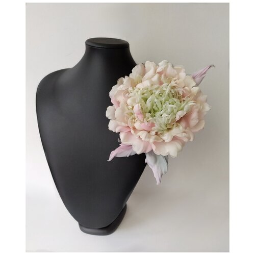 Брошь цветок из шёлка 