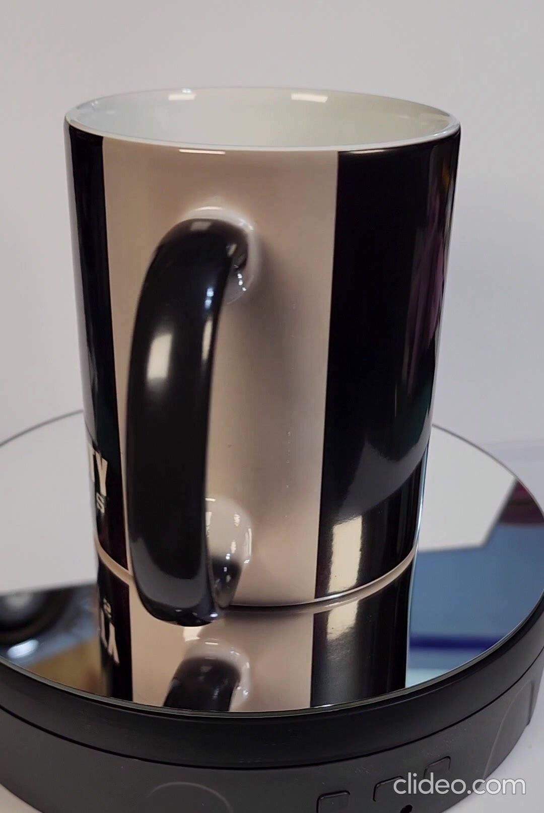 Хамелеон Кружка COD GHOSTS, с принтом, керамика, 330мл, подарочная упаковка — фото 1