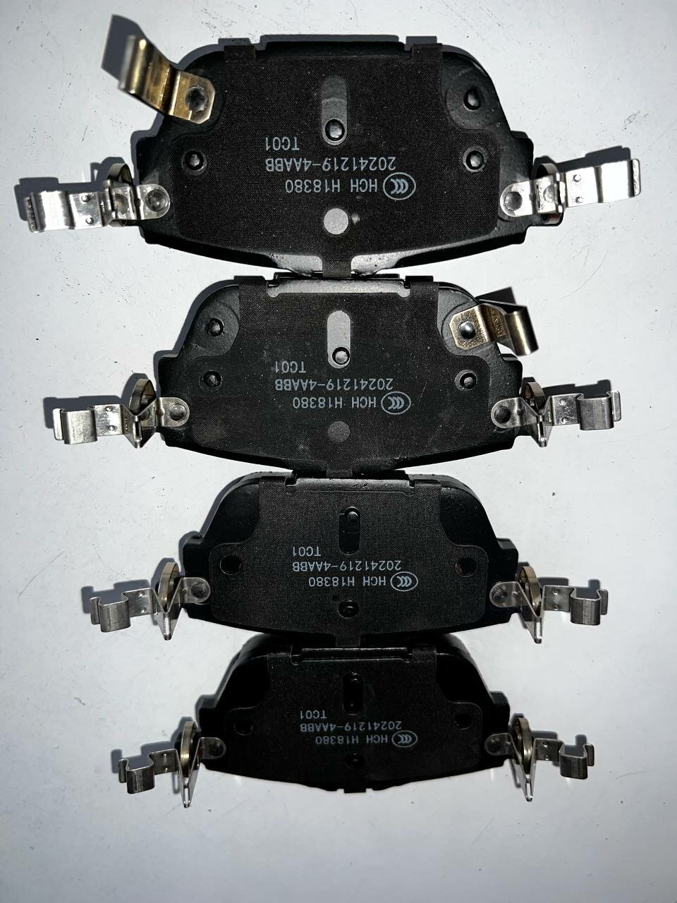 Тормозные колодки Forthing T5, задние, дисковые, чёрные, комплект 4 шт. — фото 1