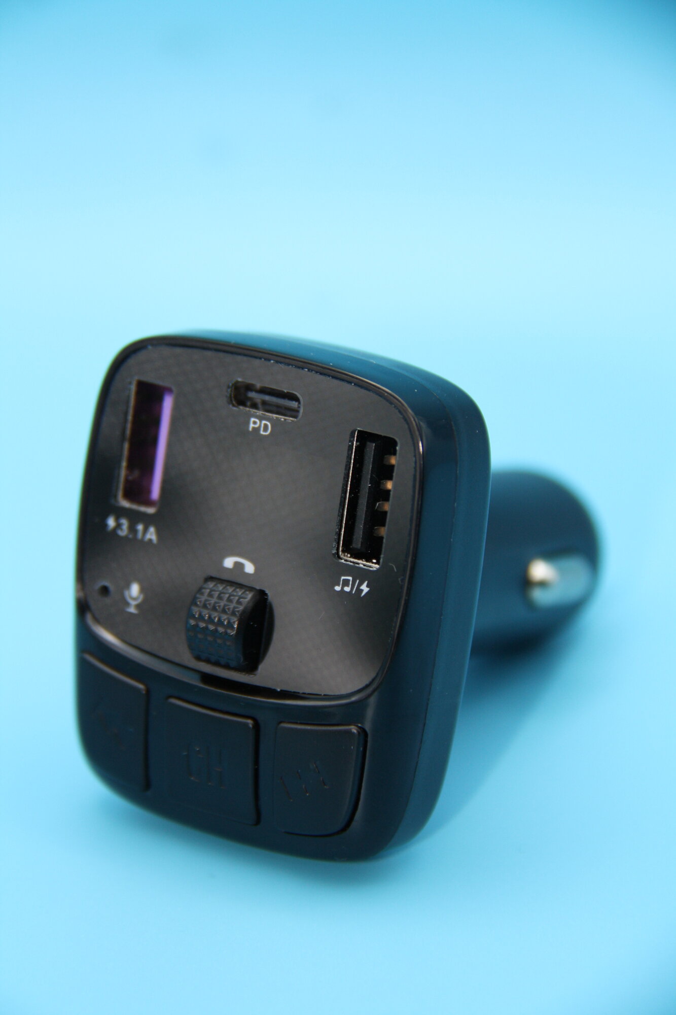 FM-трансмиттер, с громкой связью, Bluetooth 5.3, USB-зарядка 3.1 A, LED дисплей