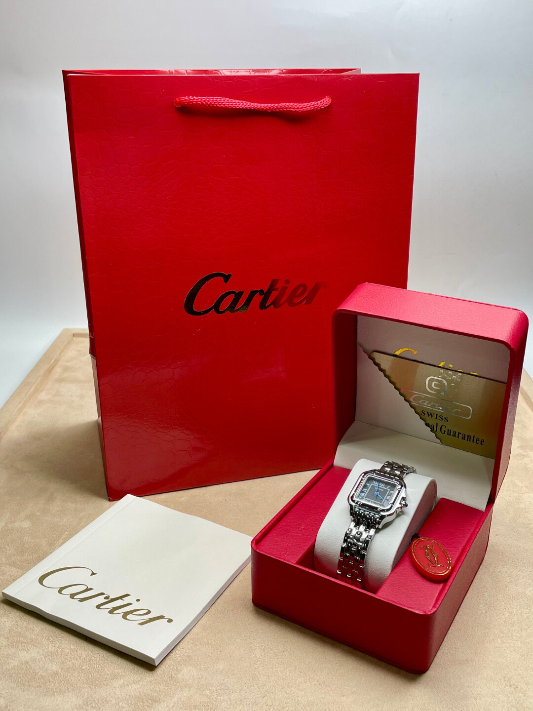 Наручные часы Cartier Классика, серый