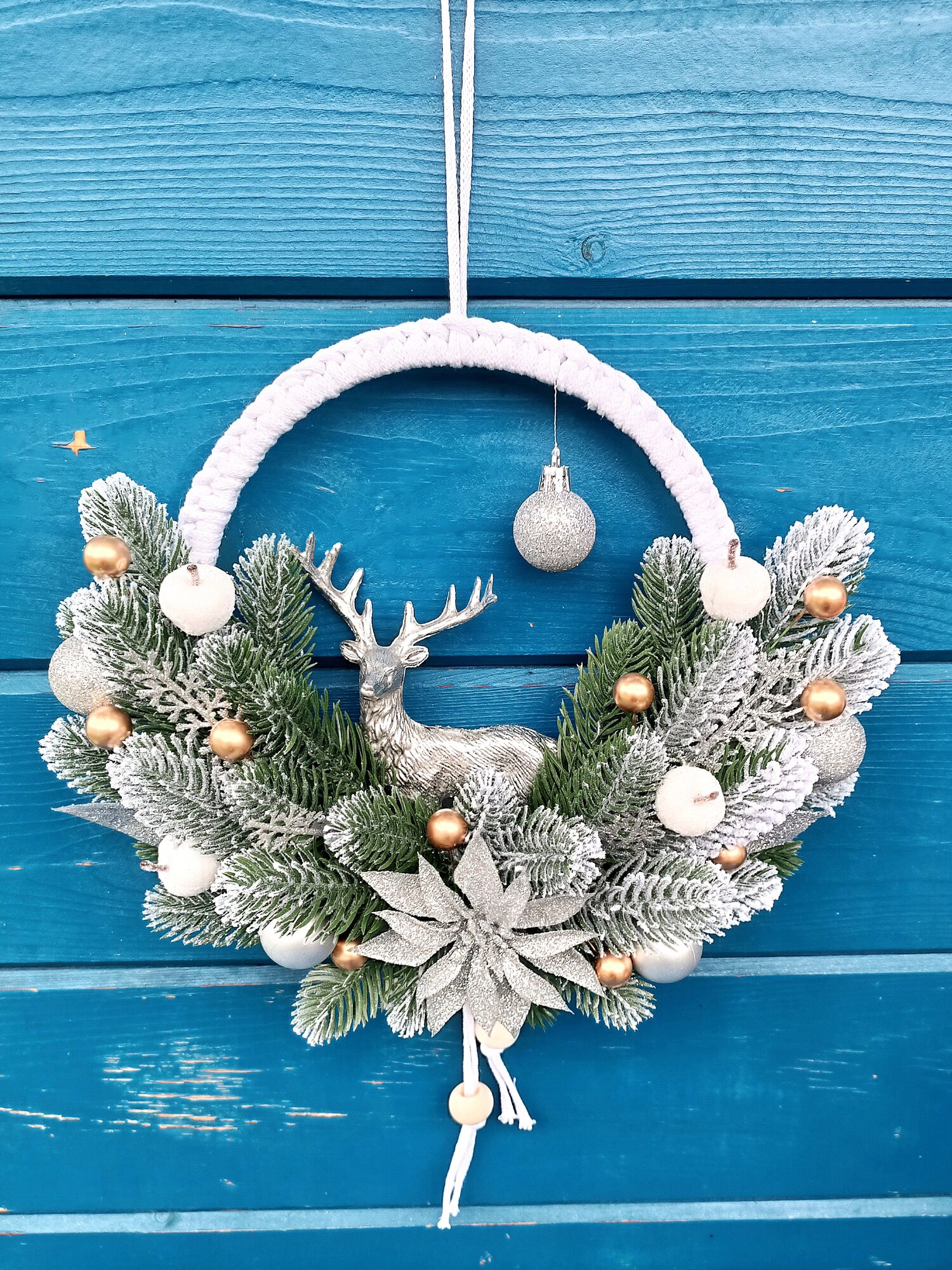 Венок рождественский венок новогодний  серебристо-белый диаметр 25 см