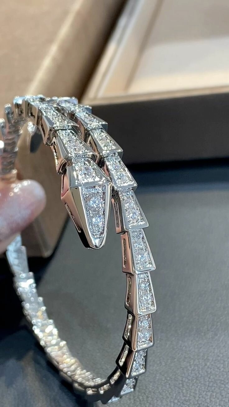 Комплект бижутерии: кольцо, браслет, Swarovski Zirconia