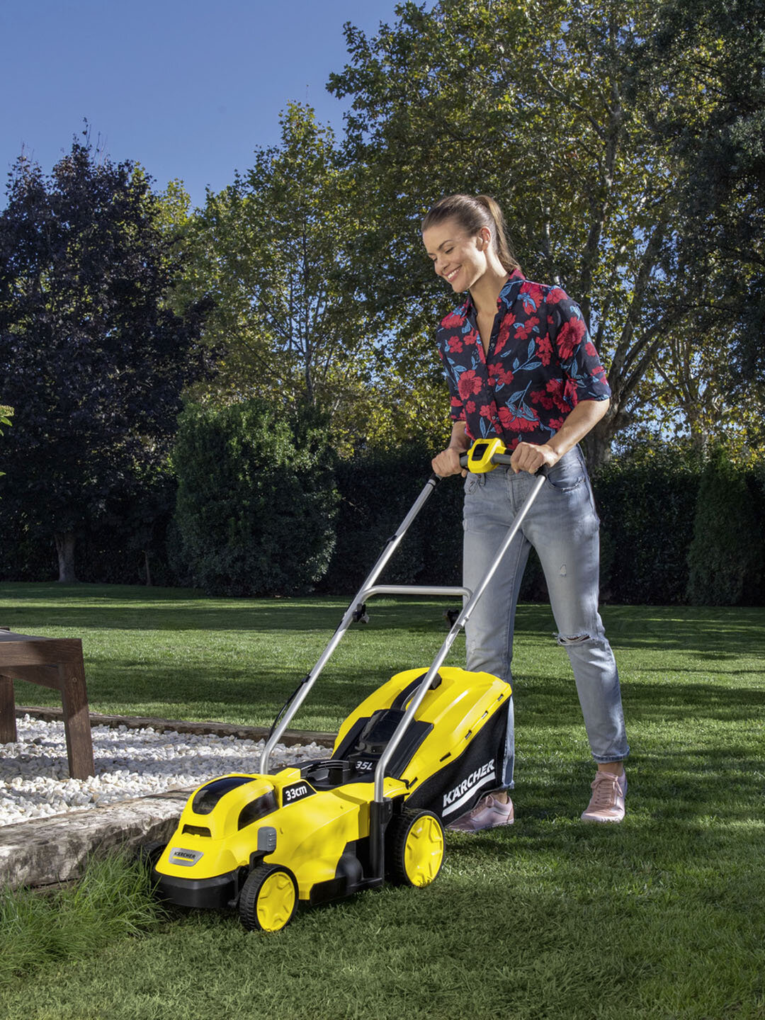 Аккумуляторная газонокосилка Kärcher LMO 18-33 Battery с полной комплектацией