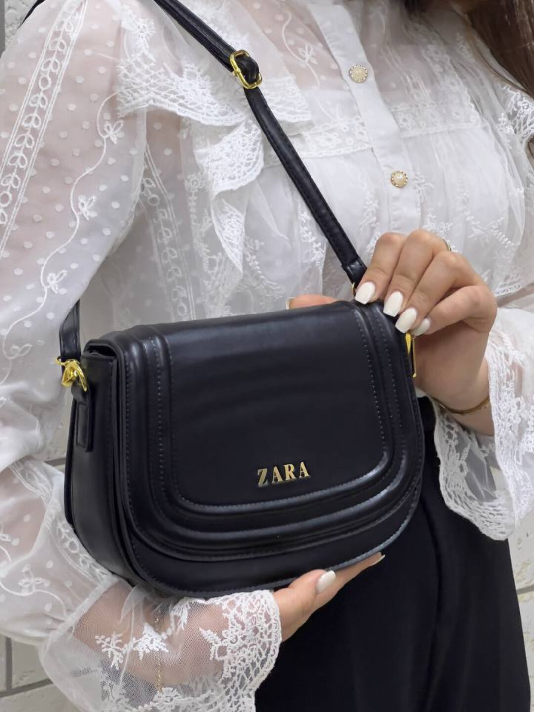 Сумка  ZARA, фактура лаковая, черный