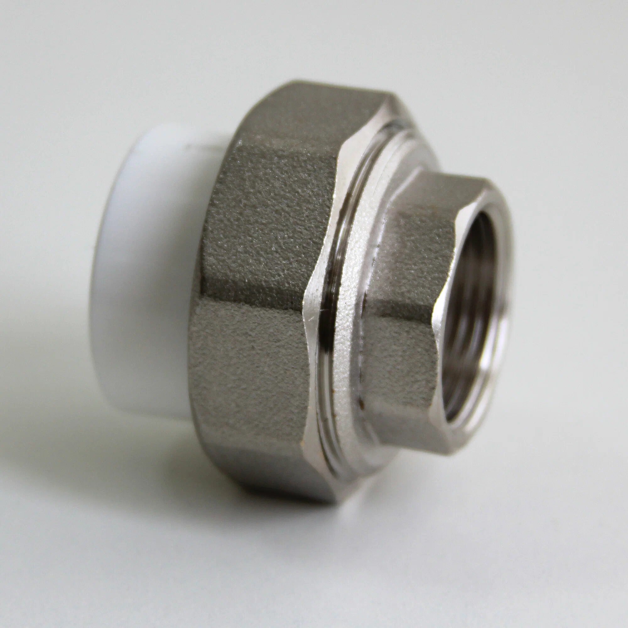 Муфта комбинированная разъемная PPR 25х1 внутренняя резьба PRO AQUA