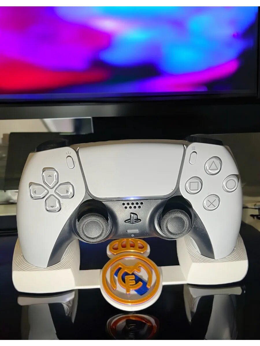 PS5 Подставка для геймпада Real Madrid playstation Реал Мадрид — фото 1