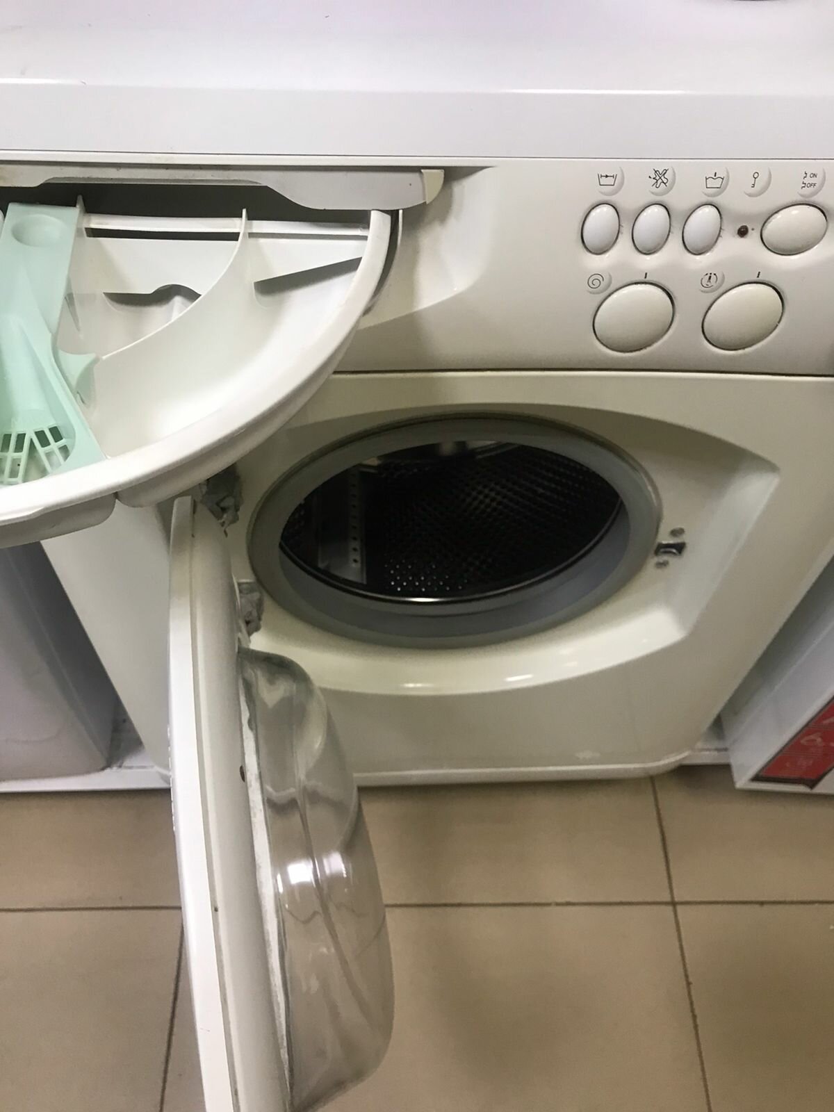 Стиральная машина ARISTON ALS88X — фото 1