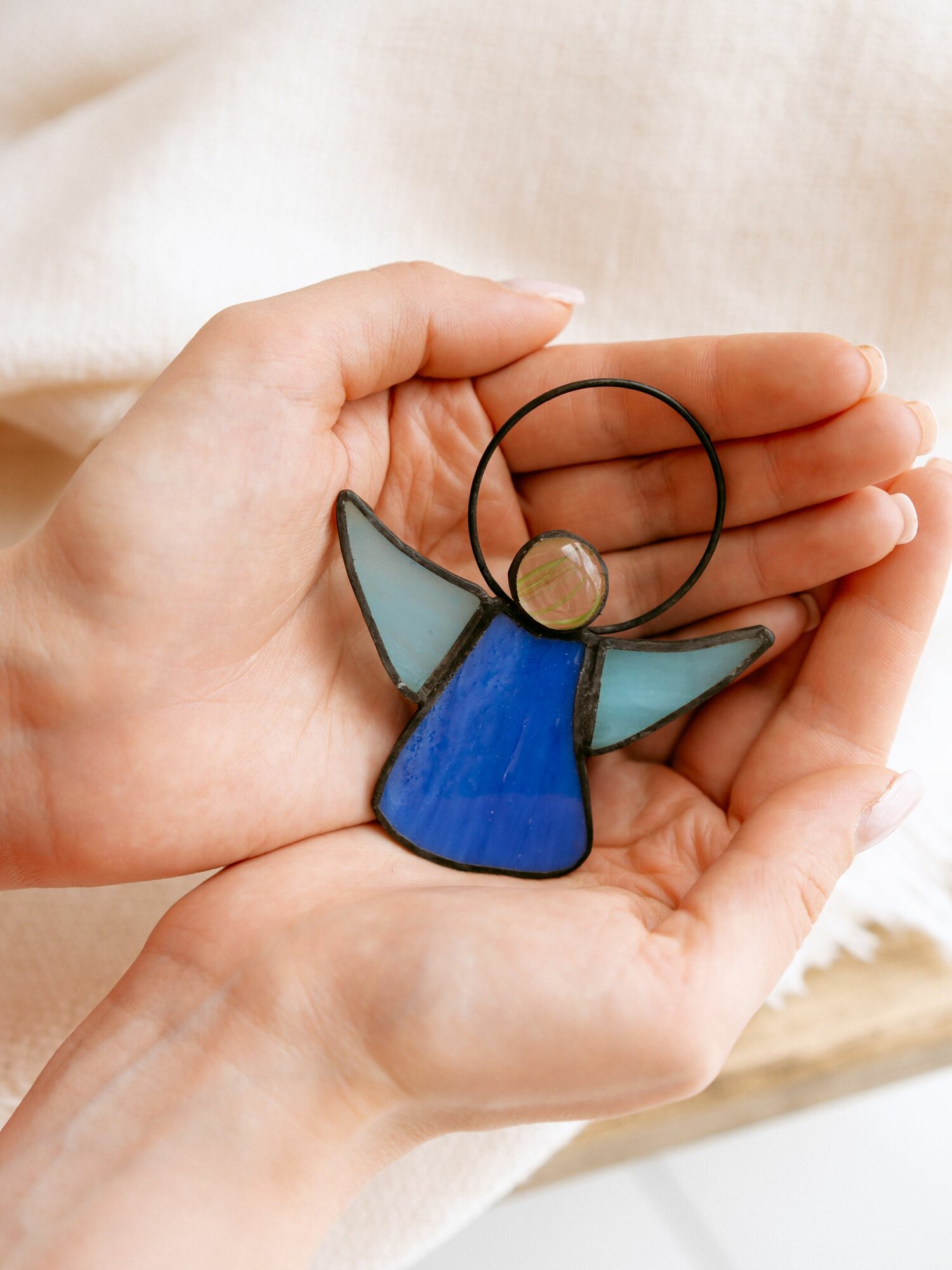 Сувенир из витражного стекла "Ангел" в стиле Тиффани, благое дело, 10 см, голубой