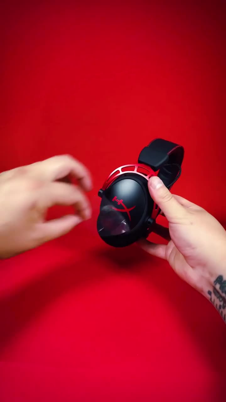 Беспроводная игровая гарнитура от бренда HyperX Cloud Alpha, черно-красный — фото 1