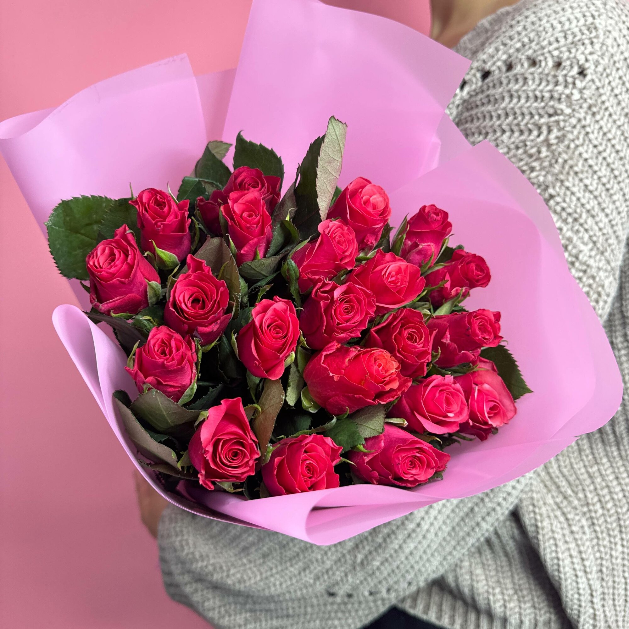 Букет из 25 голландских роз Такази
