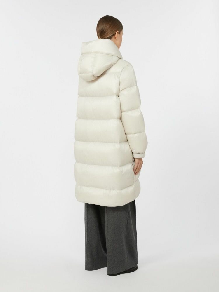 Пуховик Max Mara Осень-зима 2025, размер 40IT, молочный — фото 1