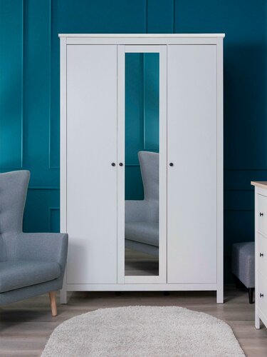 Изображение товара Шкаф распашной Сага, 3 двери, 132х64х215 см, белый, ГУД лакк