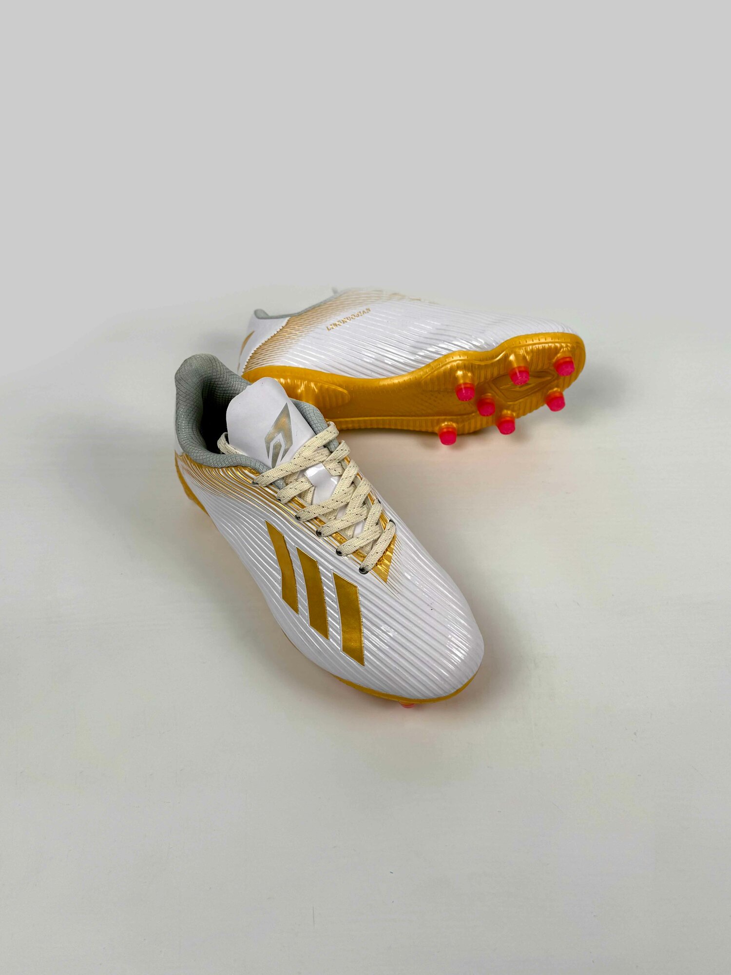 Бутсы , размер 34, white/gold