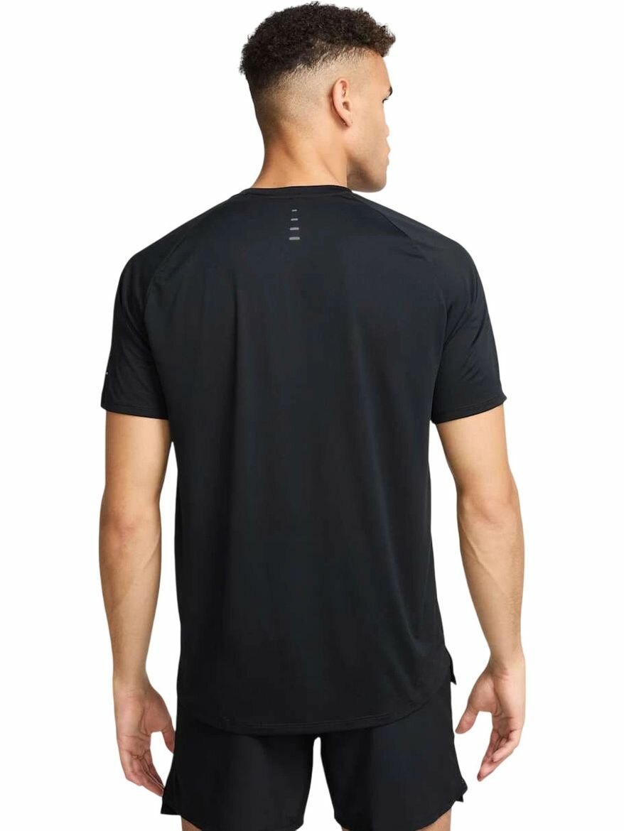 Футболка спортивная NIKE Stride Dri-FIT ADV Short-Sleeve Running Top, размер S INT, черный — фото 1