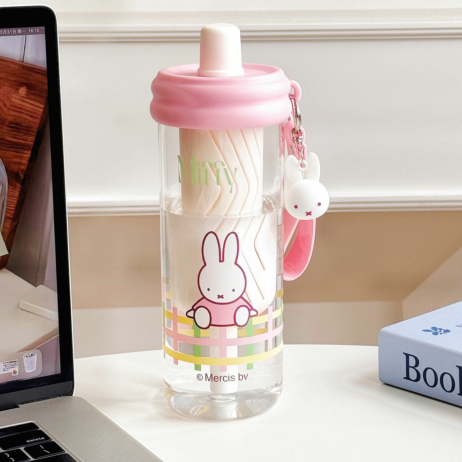 Кружка с соломинкой