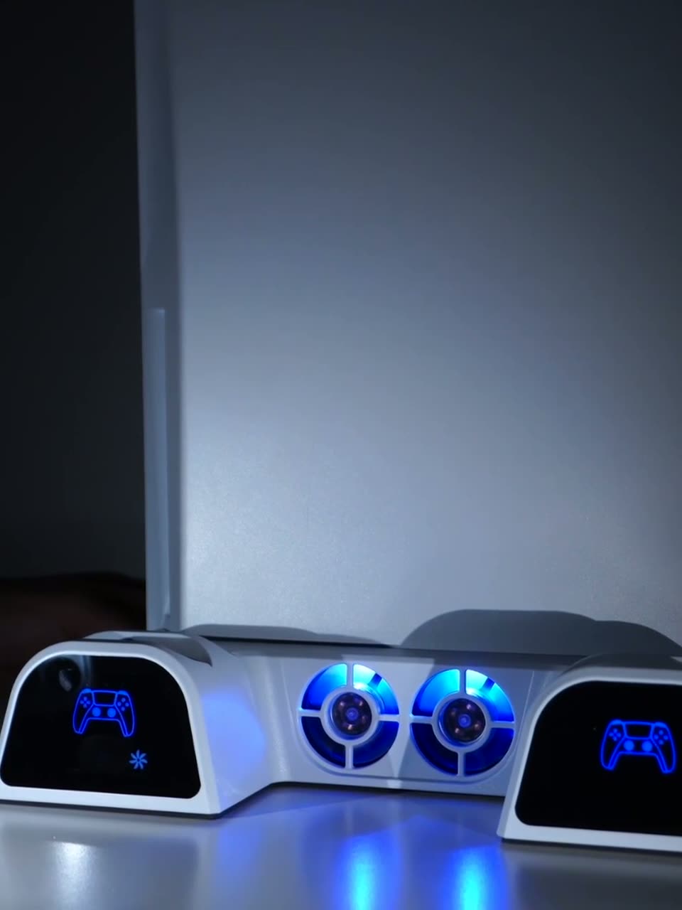 Многофункциональный стенд DOBE для PS5/PS5 Slim/Pro c функцией охлаждения и док-станцией — фото 1