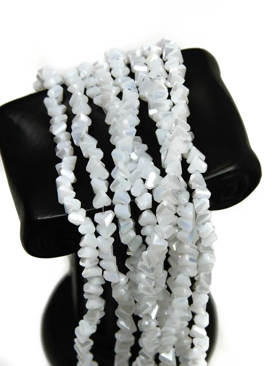 Алмазная грань, стекло, белый - сердечки 4 мм - 36 см — фото 1