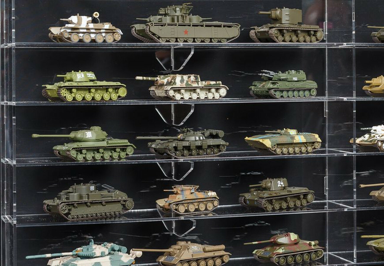 Стеллаж прозрачный для моделек машинок 1:43, 83 * 12 * 39 см, оргстекло — фото 1