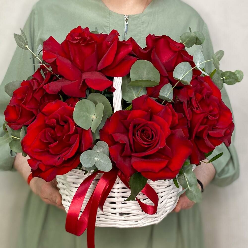 Корзина "Французская симфония" с французскими розами FMART by flowwow