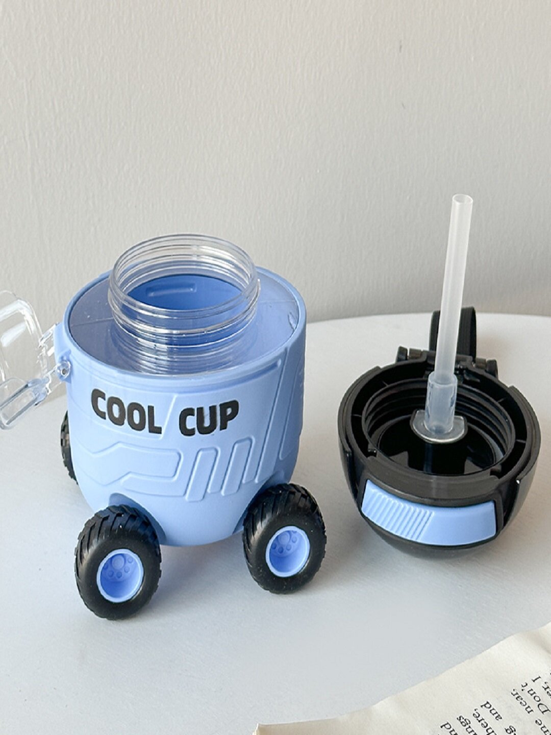 Детская поилка с трубочкой и колёсиками "Cool Cup" — фото 1