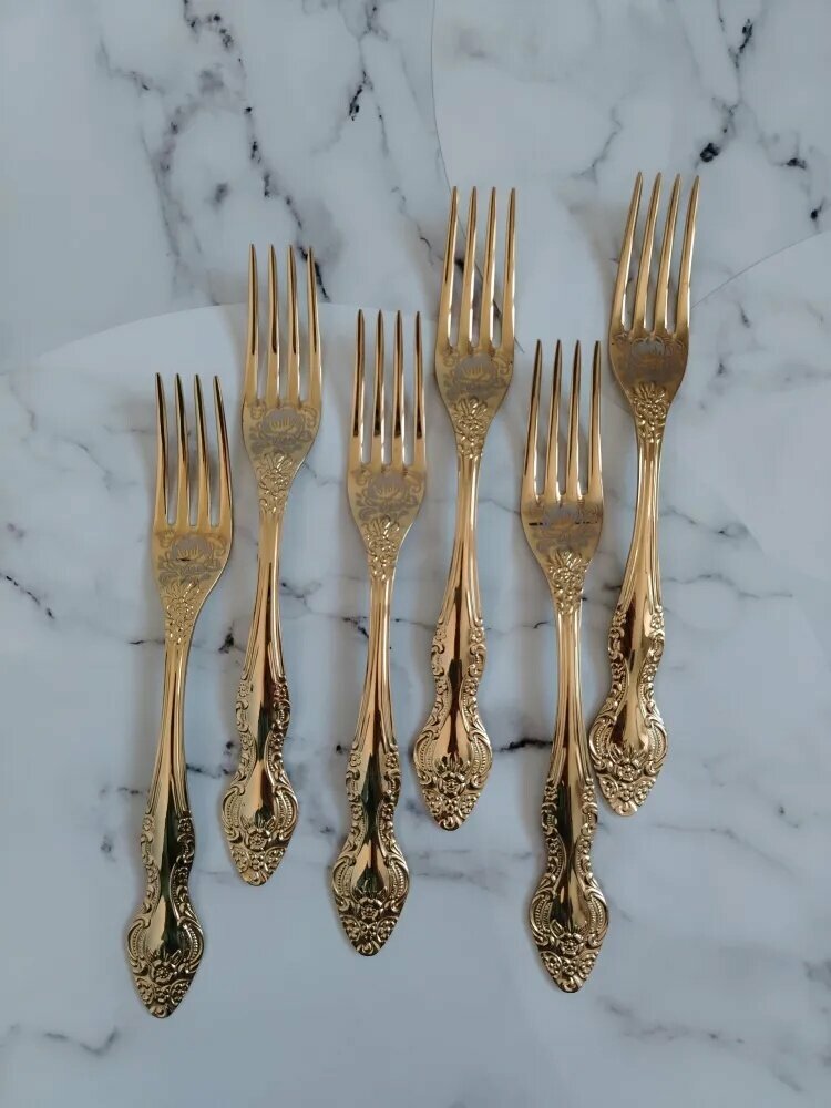 Павловский завод им  Кирова Вилка  столовая тройка пнтп хр 6 предм  серебристый  золотой Случайная доставка