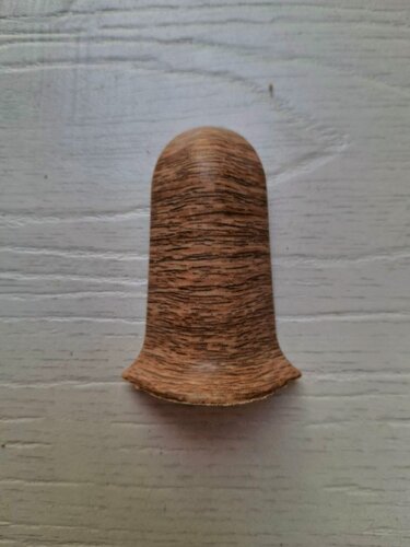 Изображение товара Угол внешний (наружный) к плинтусу Идеал Комфорт "Дуб Коньячный" 206, 12шт