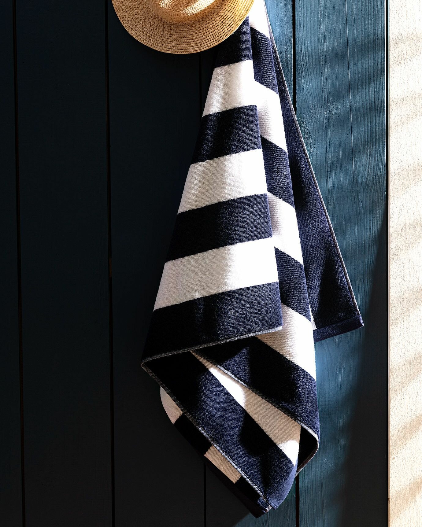 Полотенце банное пляжное. Состав: 100% Хлопок. Размер: 80х160 см. Цвет: Белый/HECTOR