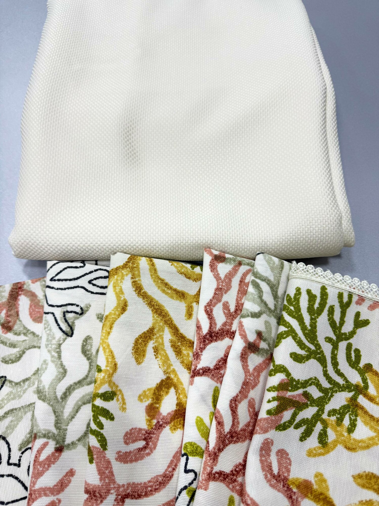 Скатерти для любого случая, нарядные и повседневные, разных размеров в подарочной упаковке