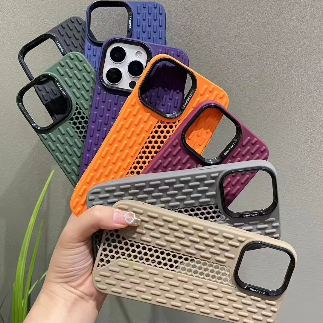 Чехол для iPhone 13 Pro Max, силиконовый, ударопрочный, не оставляет следов от рук , Цвет - Оранжевый