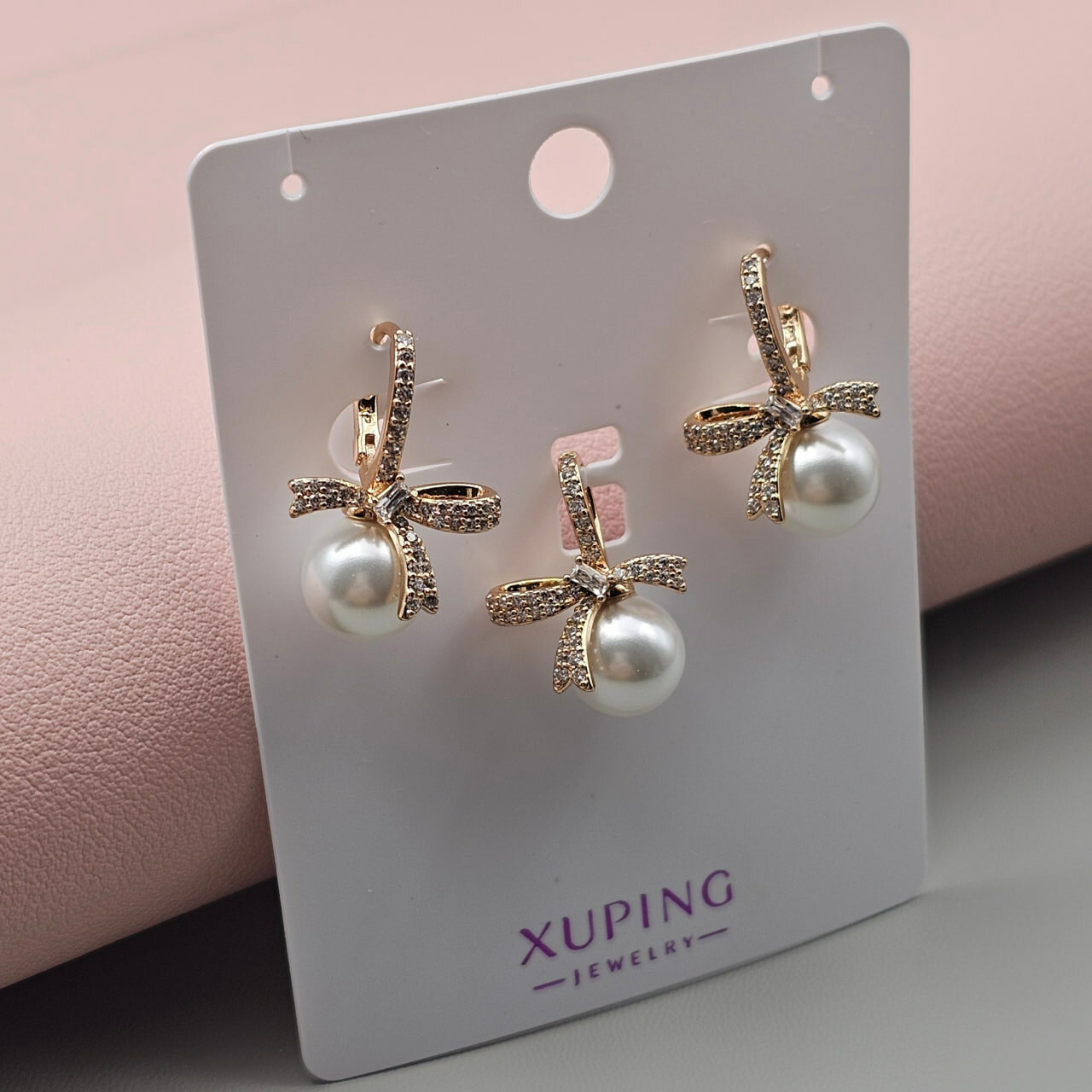 Комплект бижутерии: серьги, подвеска, Swarovski Zirconia