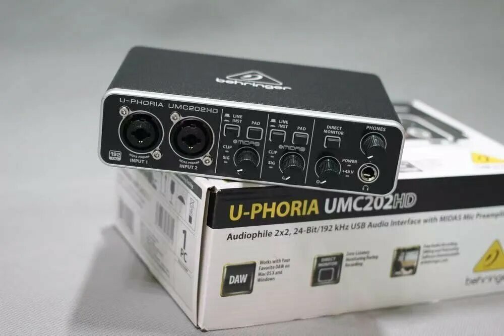 Студийная звуковая карта Behringer U-PHORIA UMC202HD — фото 1