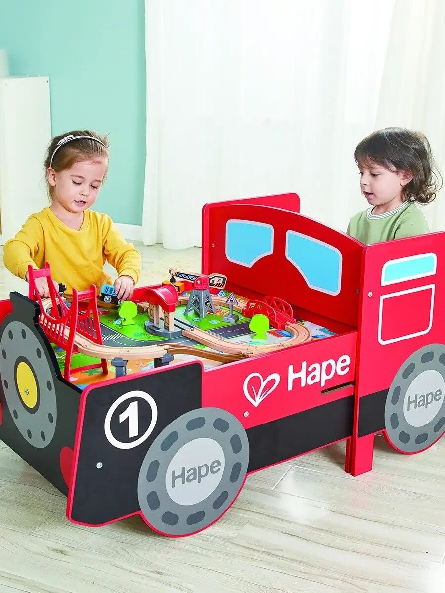 Игровой стол-локомотив Hape с детской деревянной железной дорогой, 17 аксессуаров в наборе E3769_HP