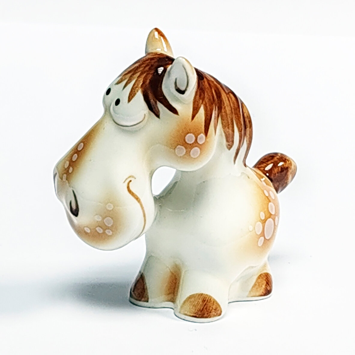 Фигурка лошадка (веселая) символ 2026 года фарфоровая. Ручная работа Россия.