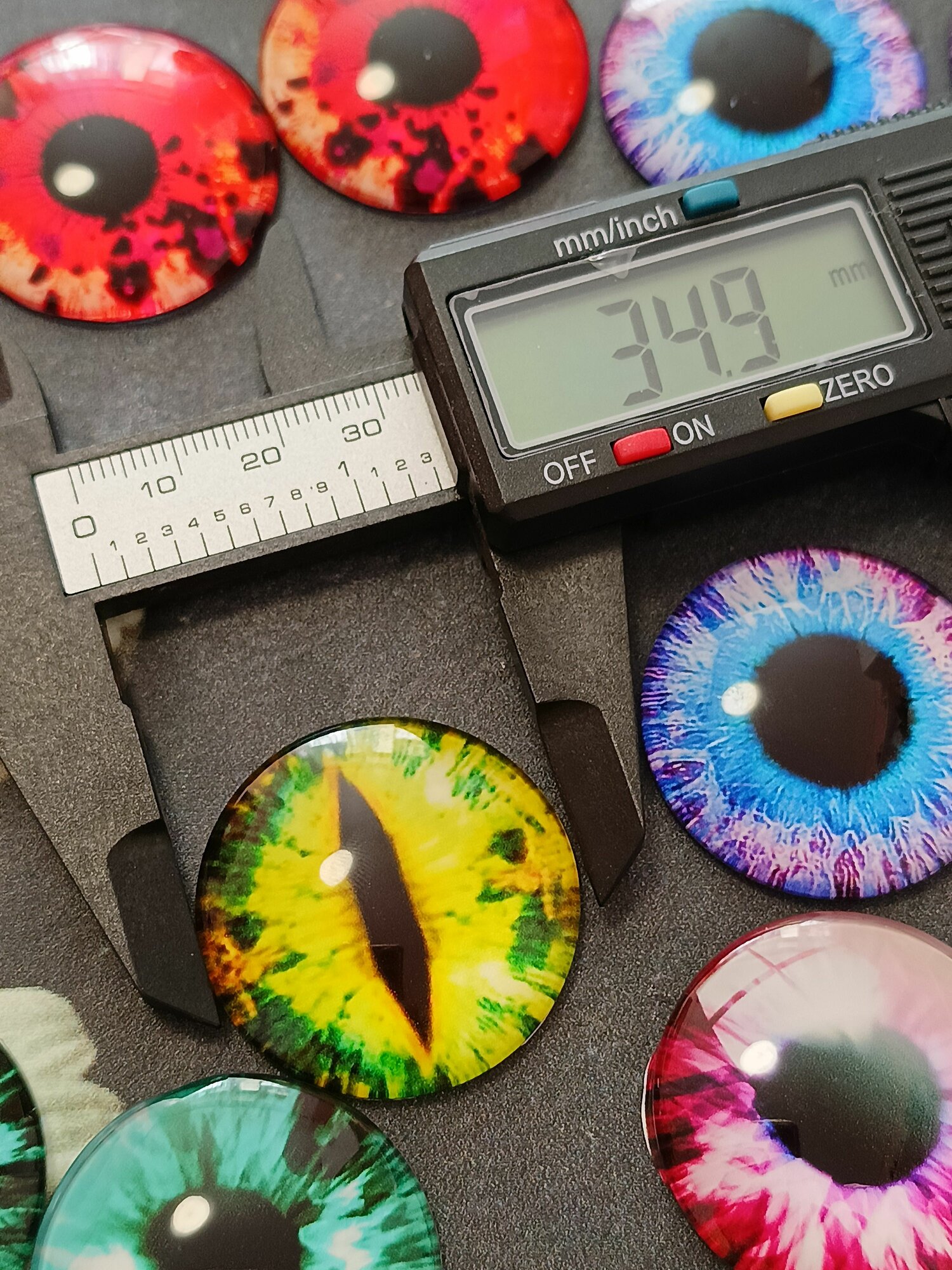 Глаза стеклянные кабошоны для кукол 35мм 2шт — фото 1