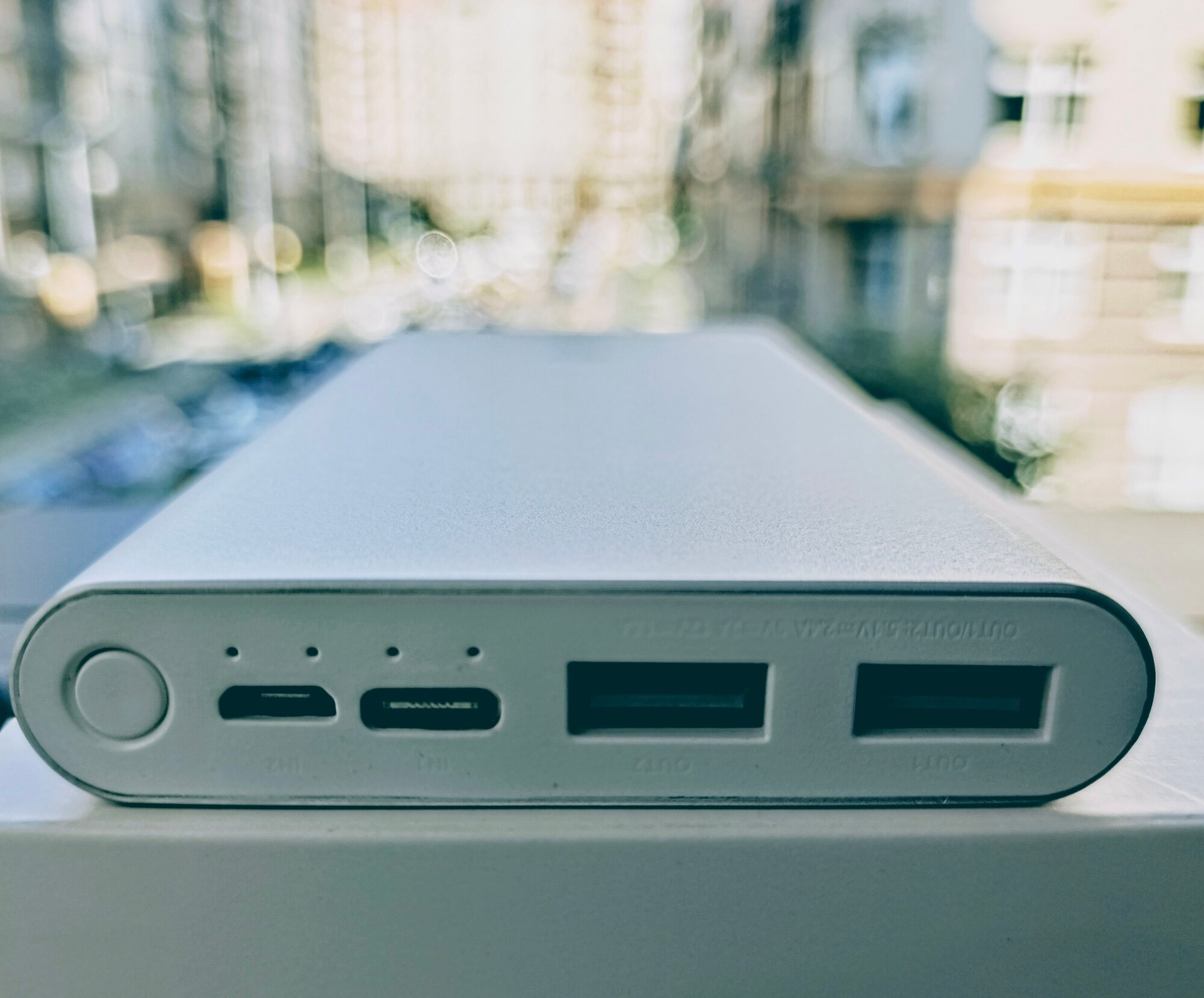 Внешний аккумулятор Xiaomi на 10000 мА · ч с портом USB C и поддержкой быстрой зарядки