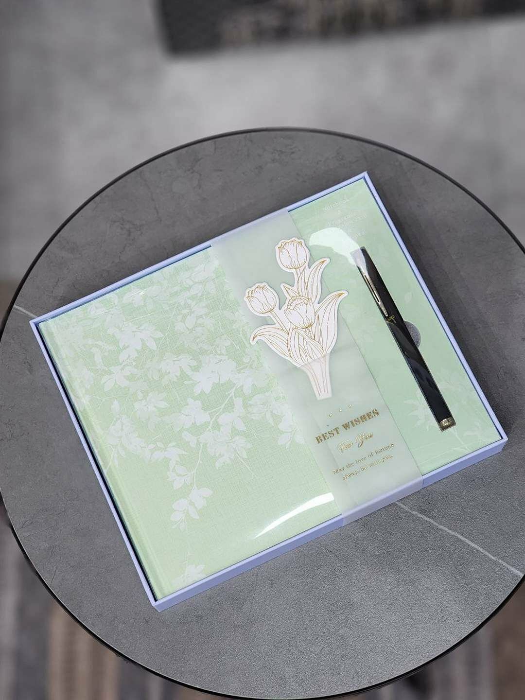 Подарочный набор блокнот с ручкой для школы, офиса для коллеги подойдет для заметок