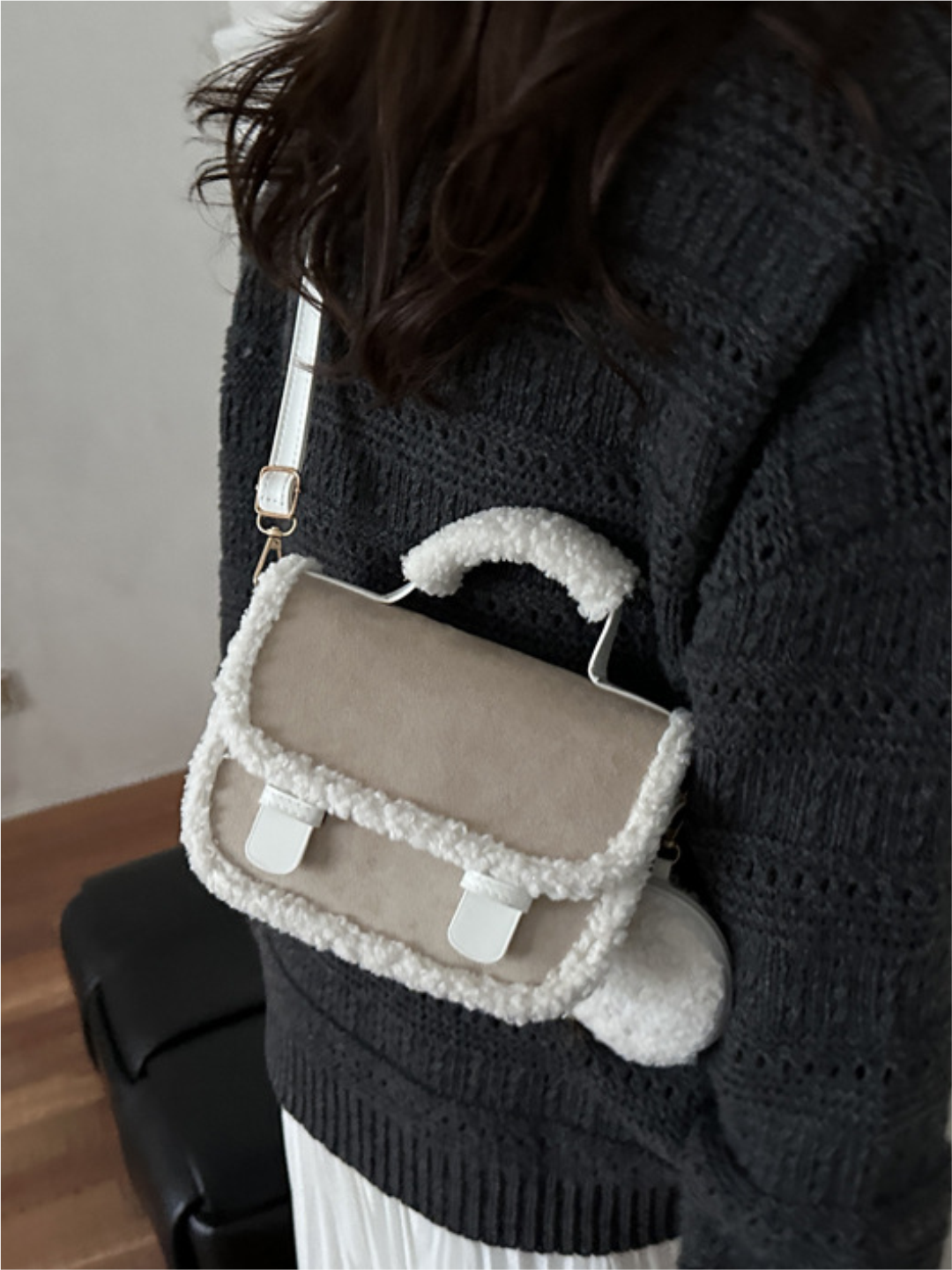 Сумка кросс-боди , фактура бархатистая, бежевый — фото 1