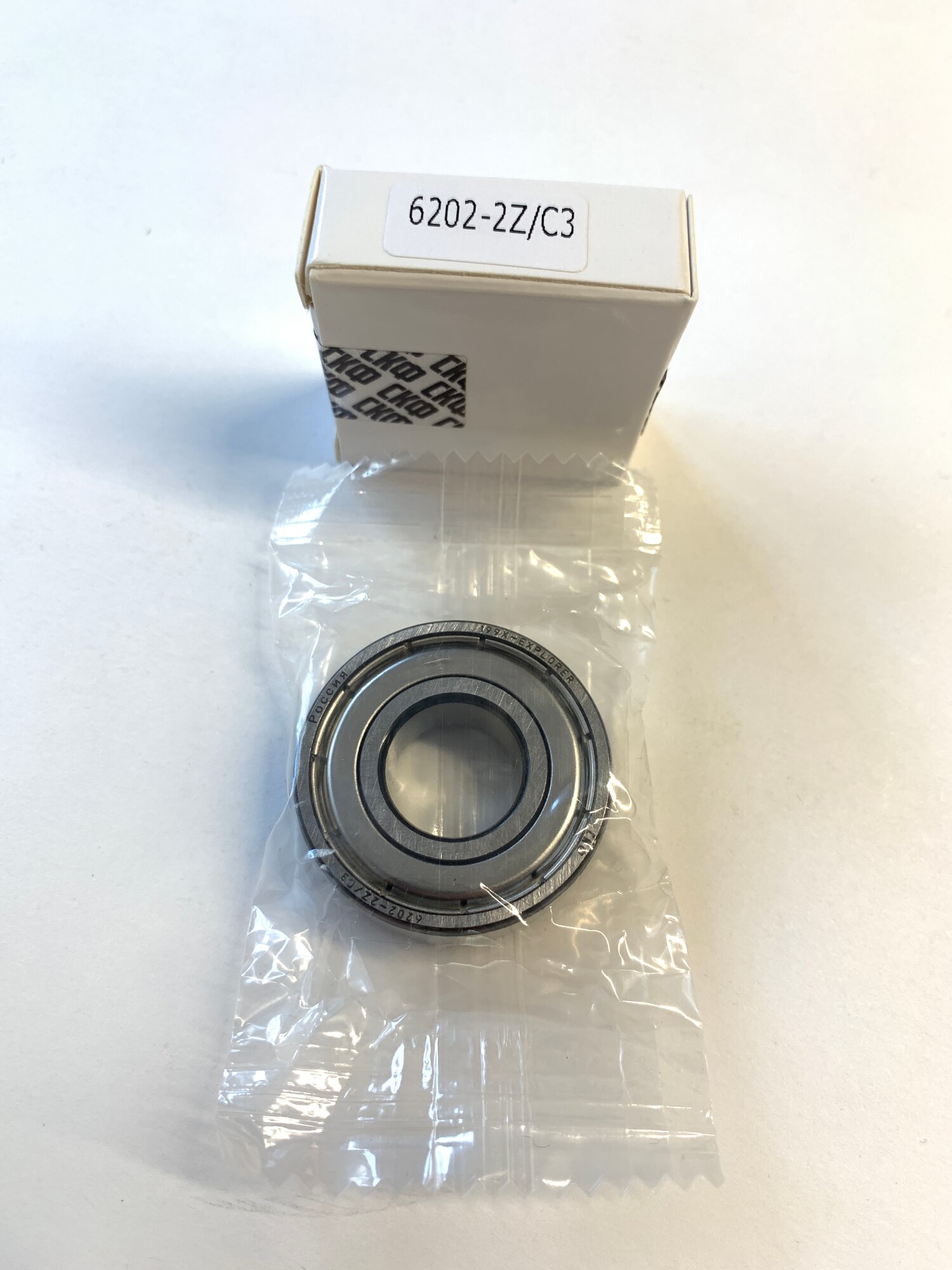 Подшипник СКФ 6202 2Z C3 15*35*11 мм с увеличенным тепловым зазором