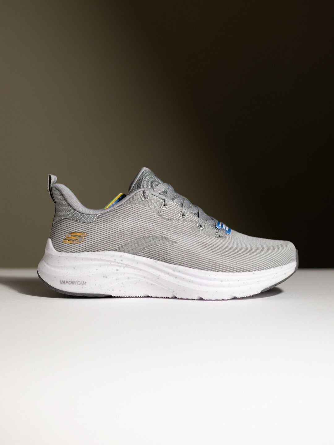 Кроссовки 999