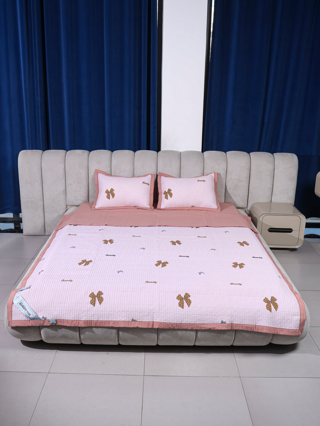 Комплект с покрывалом GOLDEN SUN, Jadka жаккард, холофайбер, 200см x 240см, двуспальное