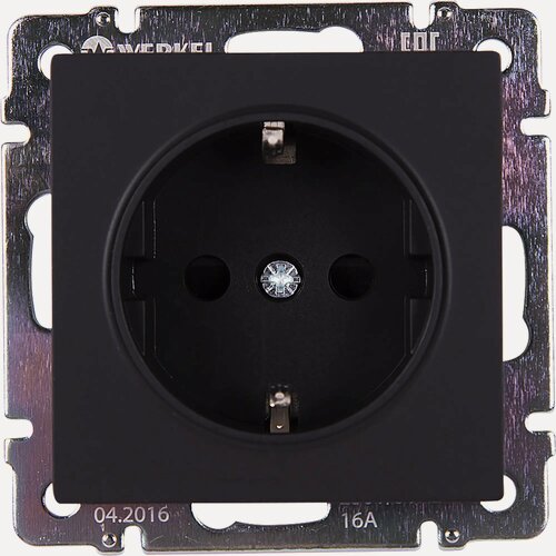 Изображение товара Werkel встраиваемая розетка с заземлением со шторками черного цвета для монтажа в стену