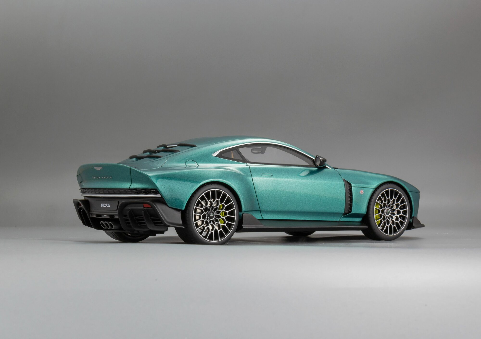 1:18 Aston Martin Valour - 2024, Коллекционная масштабная модель от GT Spirit — фото 1