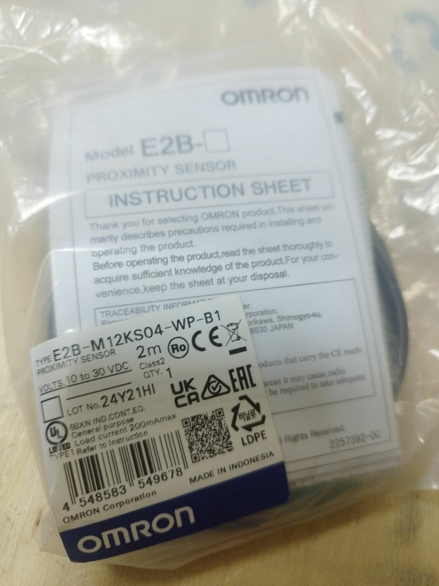 Датчик индуктивный E2B-M12KS04-WP-B1 2M Omron — фото 1