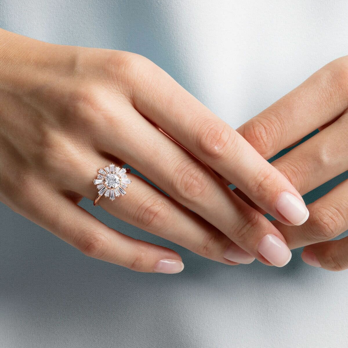 Кольцо SWAROVSKI, кристаллы Swarovski, размер 17, бесцветный, золотой — фото 1