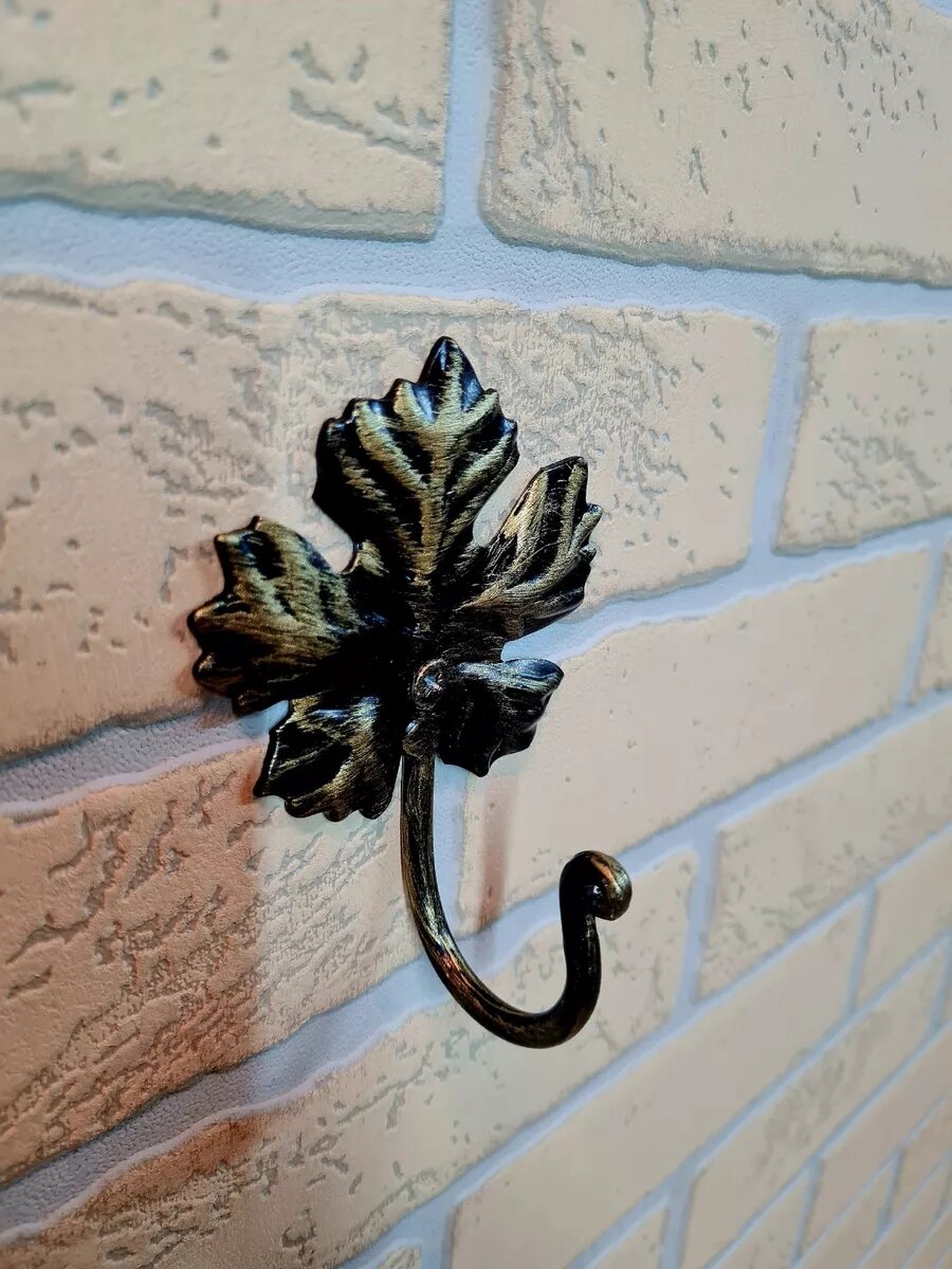 Крючок настенный из кованной стали, ручная работа, черный цвет — фото 1