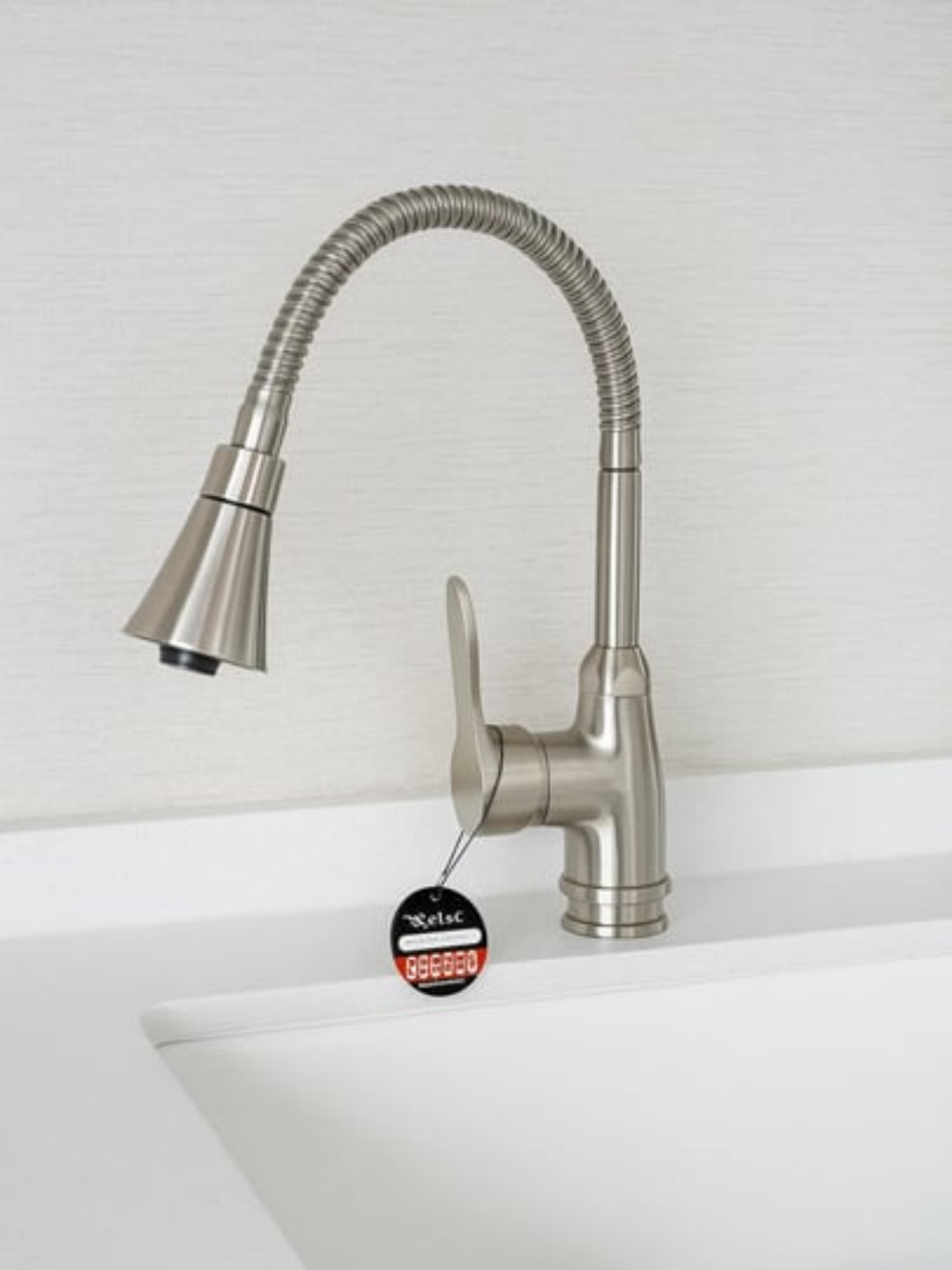 Смеситель с гибким изливом