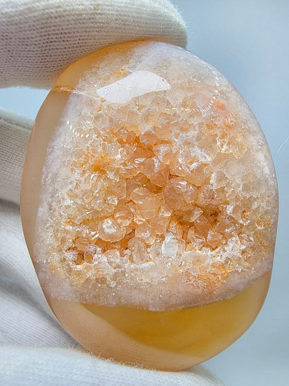 Сердолик с жеодой 54 мм, 59 г. — фото 1