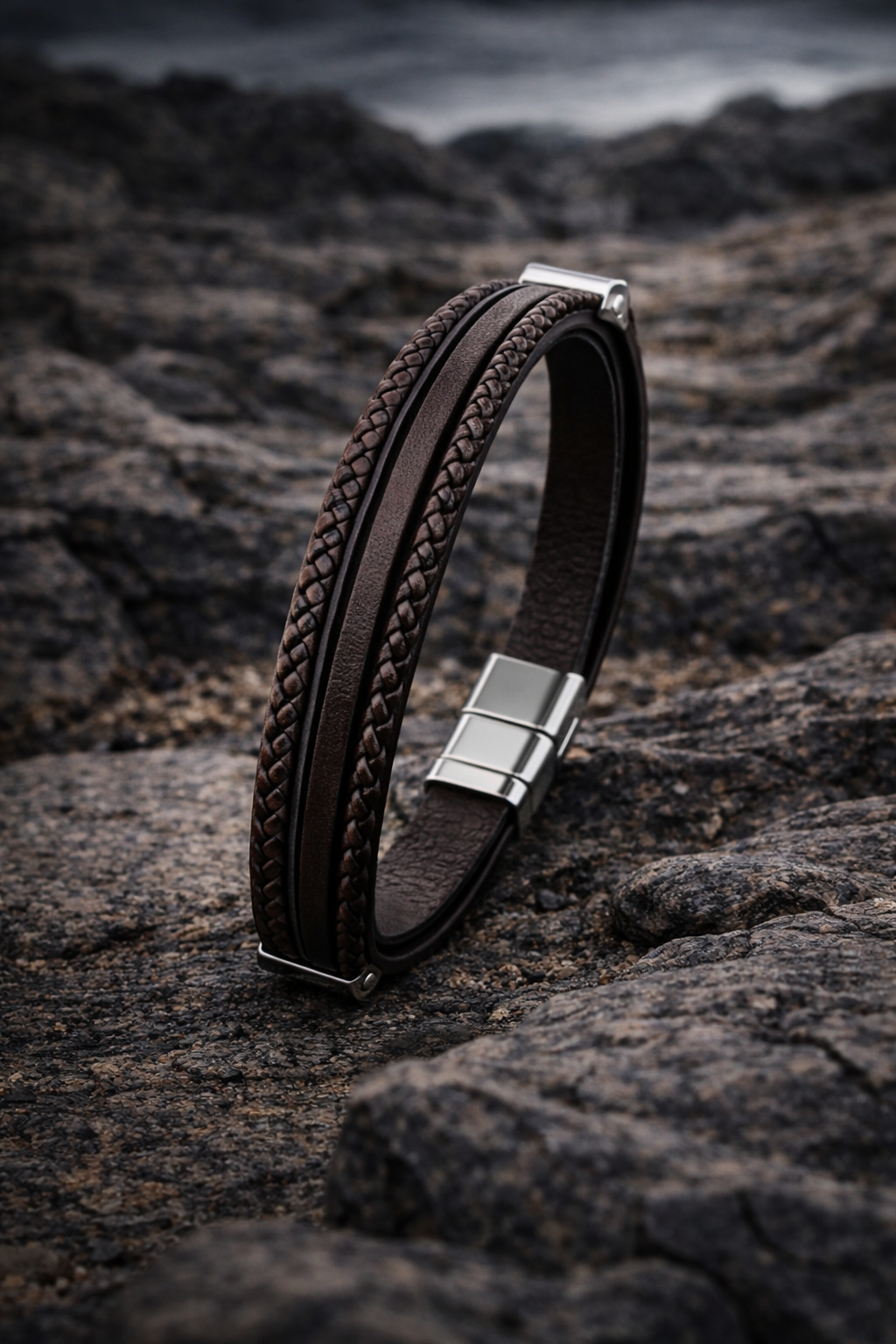 Жесткий браслет