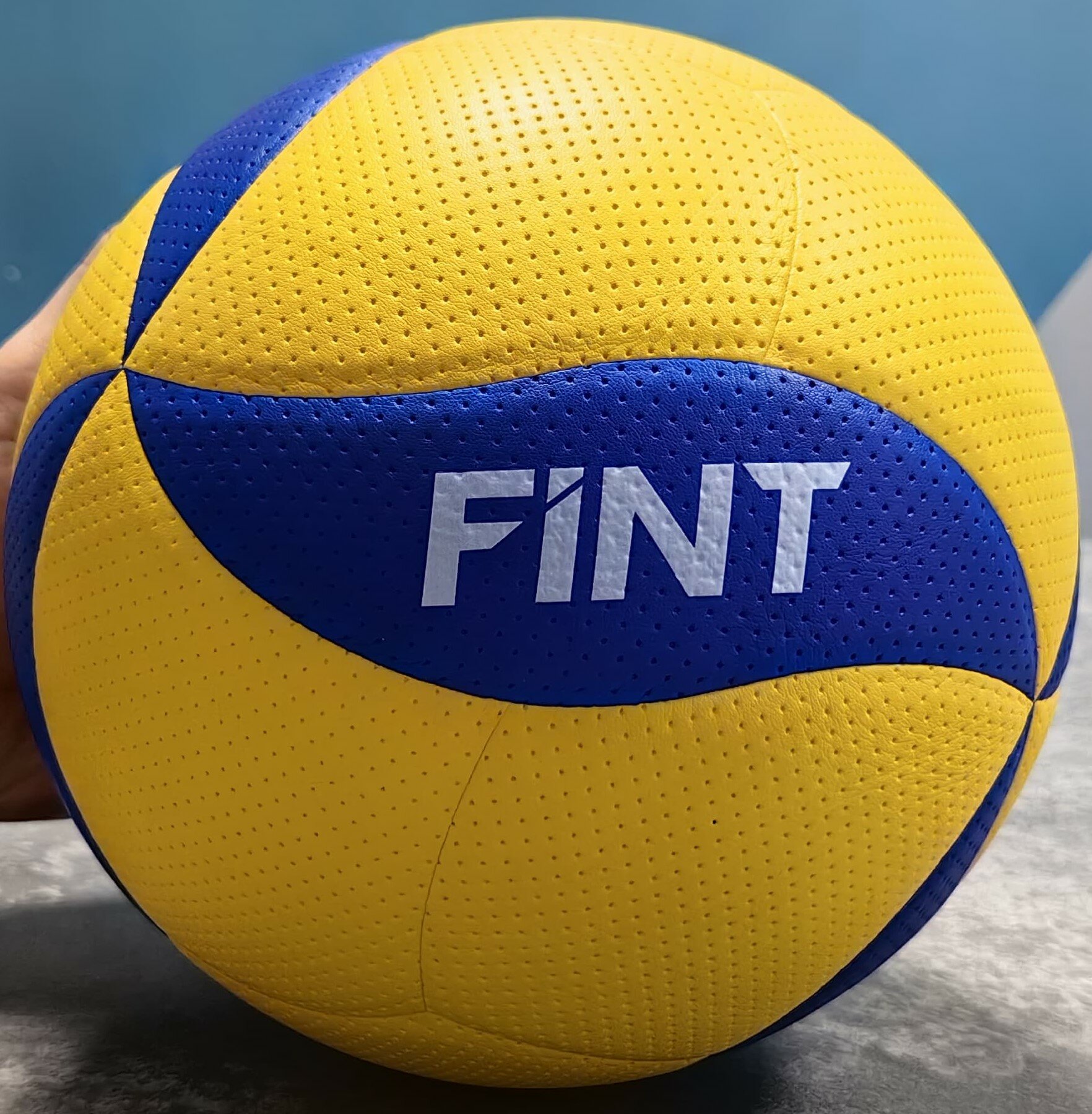 Мяч волейбольный FINT V300W, 18 склеенных панелей, размер 5, Синий-белый-желтый цвета. Россия